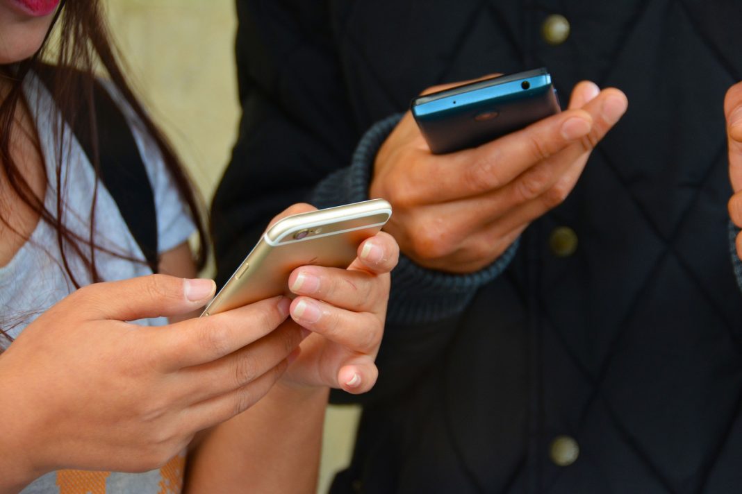 beneficios espiar celulares